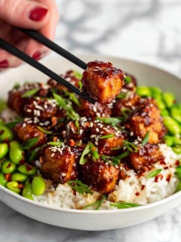 Honey Sriracha Salmon Bowls Recipe
