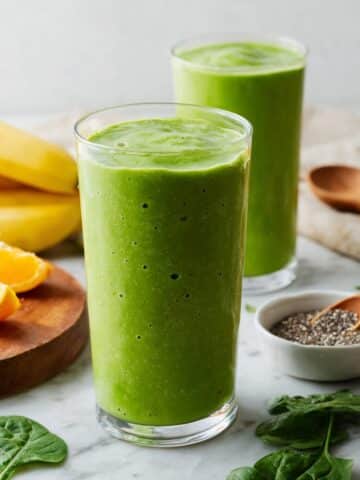 Green Spinach and Fruit Smoothie Recipe