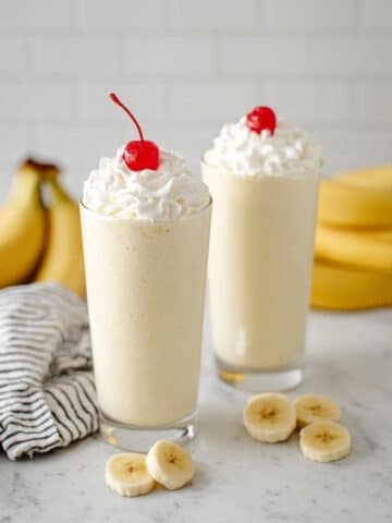 Creamy Frozen Banana Milkshake Recipe