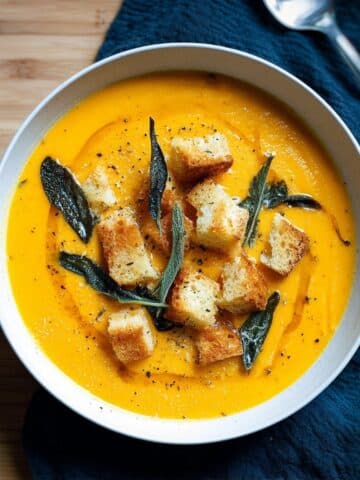 Roasted Butternut Squash and Garlic Soup Recipe