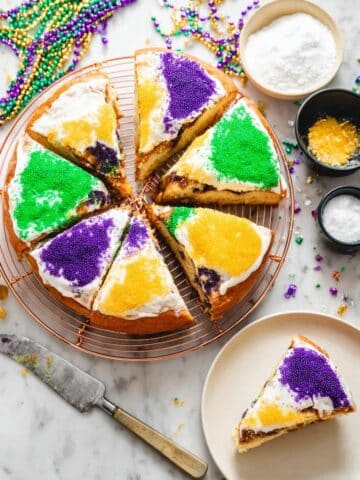King Cake with Cinnamon and Cream Cheese Filling Recipe