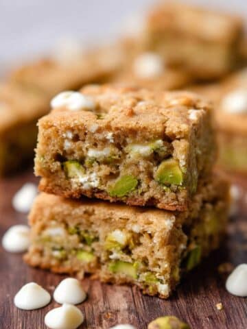 White Chocolate Pistachio Cookie Bars Recipe