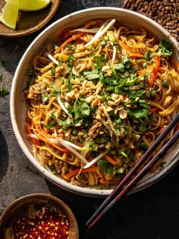 30 Minute Garlic Butter Chicken Pad Thai Recipe