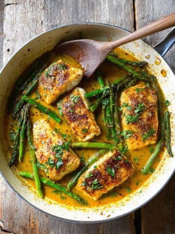 Cajun Garlic Butter Cod with Asparagus Recipe