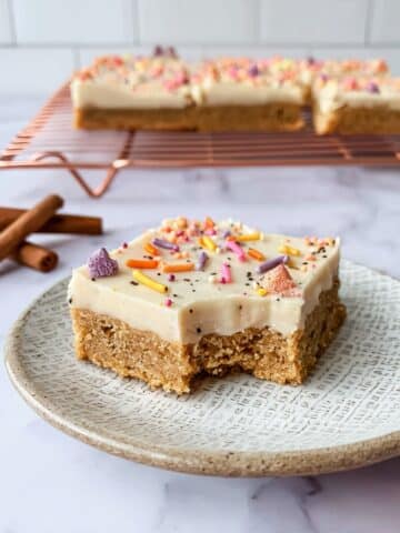 Cinnamon Roll Bars Recipe