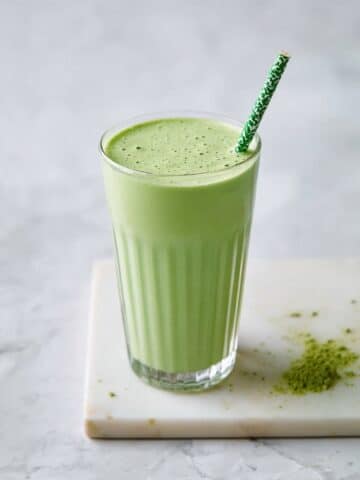 3-Minute Creamy Matcha Green Tea Banana Smoothie Recipe