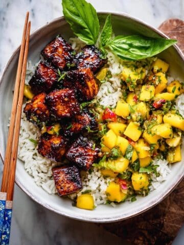 Crispy Honey Ginger Salmon Bowls Recipe