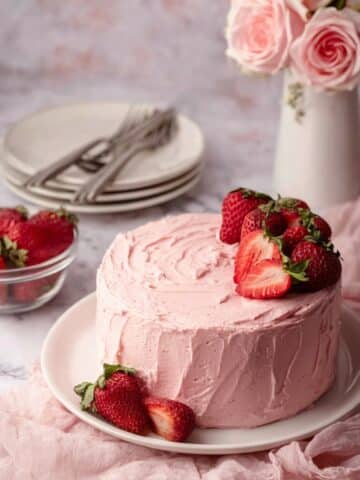 Fresh Strawberry Cake with Strawberry Cream Cheese Frosting Recipe