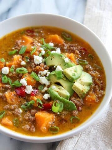 Slow Cooker Paleo Jalapeno Popper Chicken Chili Recipe