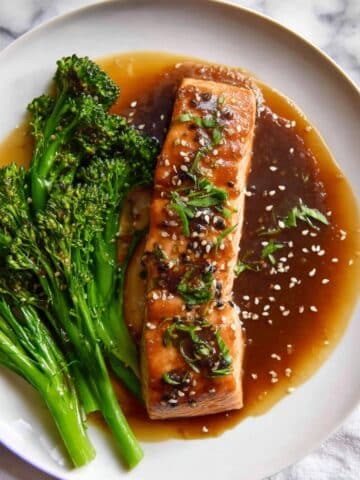 Honey Garlic Salmon (5 Ingredients, 15 Minutes) Recipe